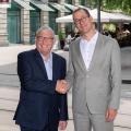 Handshake: Urs Bachem, CEO der ERPsourcing (l.) und Thomas Wettstein, CEO der Avectris (Bild: zVg) 