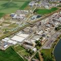 Luftaufnahmen des Merck-Werkes in Gernsheim (© Merck KGaA CC by ca 3.0)