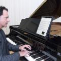 Pianist mit Musiknoten-App (Bild: ZHAW)