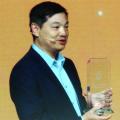 Davis Wu, Global Lead für Demand Planning und Analytics bei Nestle, erhält den SAS User Feedback Award 2019 (Bild: Koczera) 