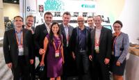 Gruppenbild des Bühler Teams mit Microsoft CEO Satya Nadella (vierter von rechts) (Bild: zVg)